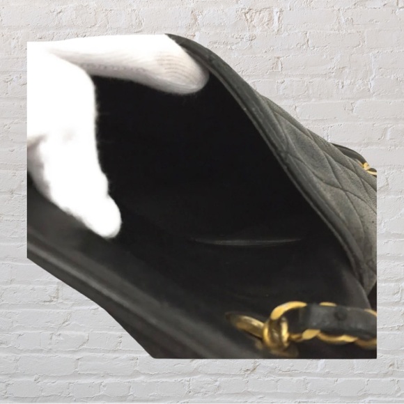 CHANEL Quilted Matelasse CC
Logo Lambskin Chain Shoulder Bag - Picture 8 of 12